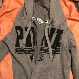 vs pink hoodie 🤍